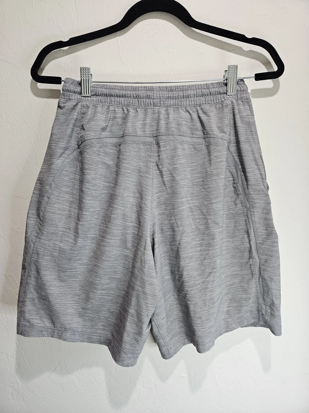 Lululemon Shorts Men's Medium Heathered Gray Athletic 9 Inch Inseam Gym Workout